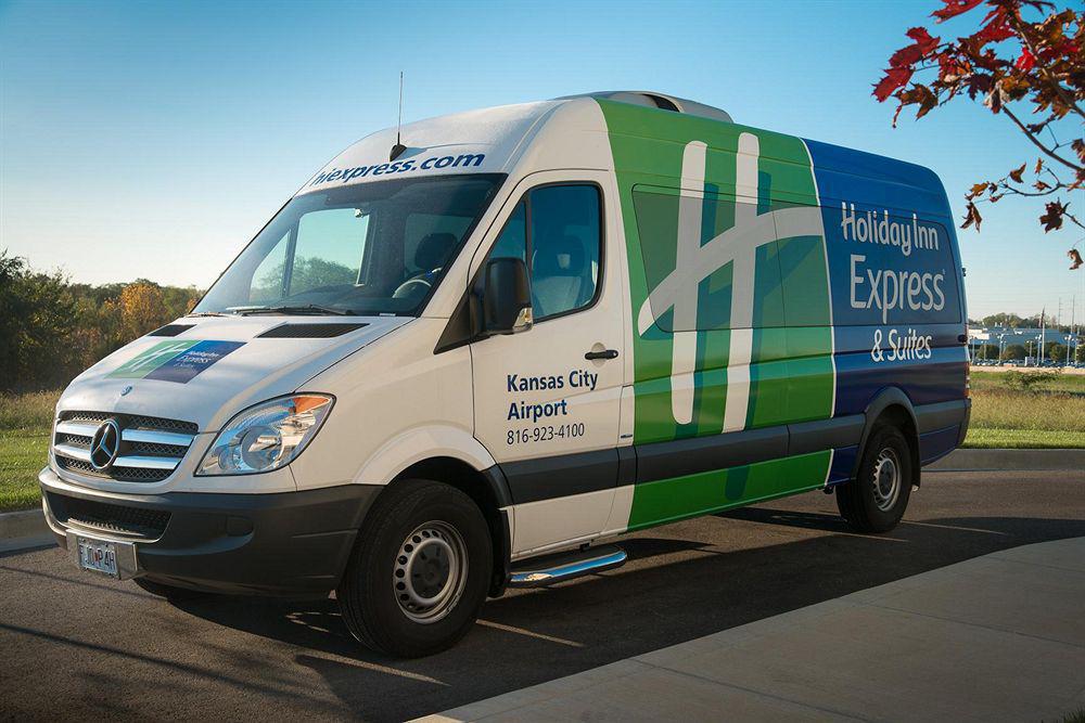 Holiday Inn Express & Suites Kansas City Airport By Ihg Exterior photo