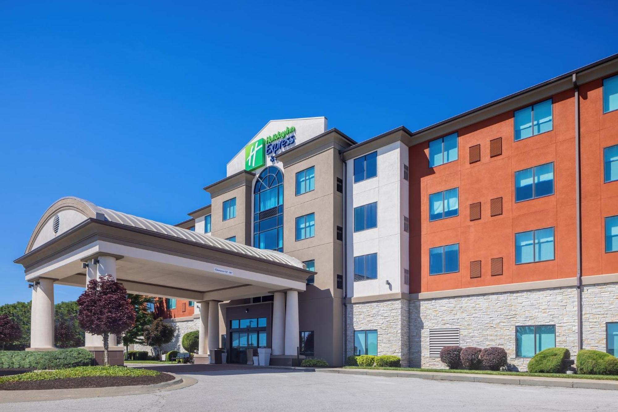 Holiday Inn Express & Suites Kansas City Airport By Ihg Exterior photo